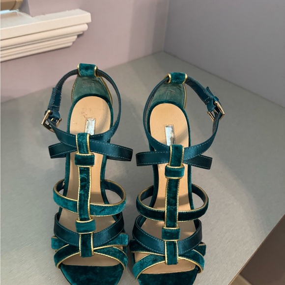 H by Halston Size 7.5 Velvet Peacock Green heels. - Picture 6 of 8